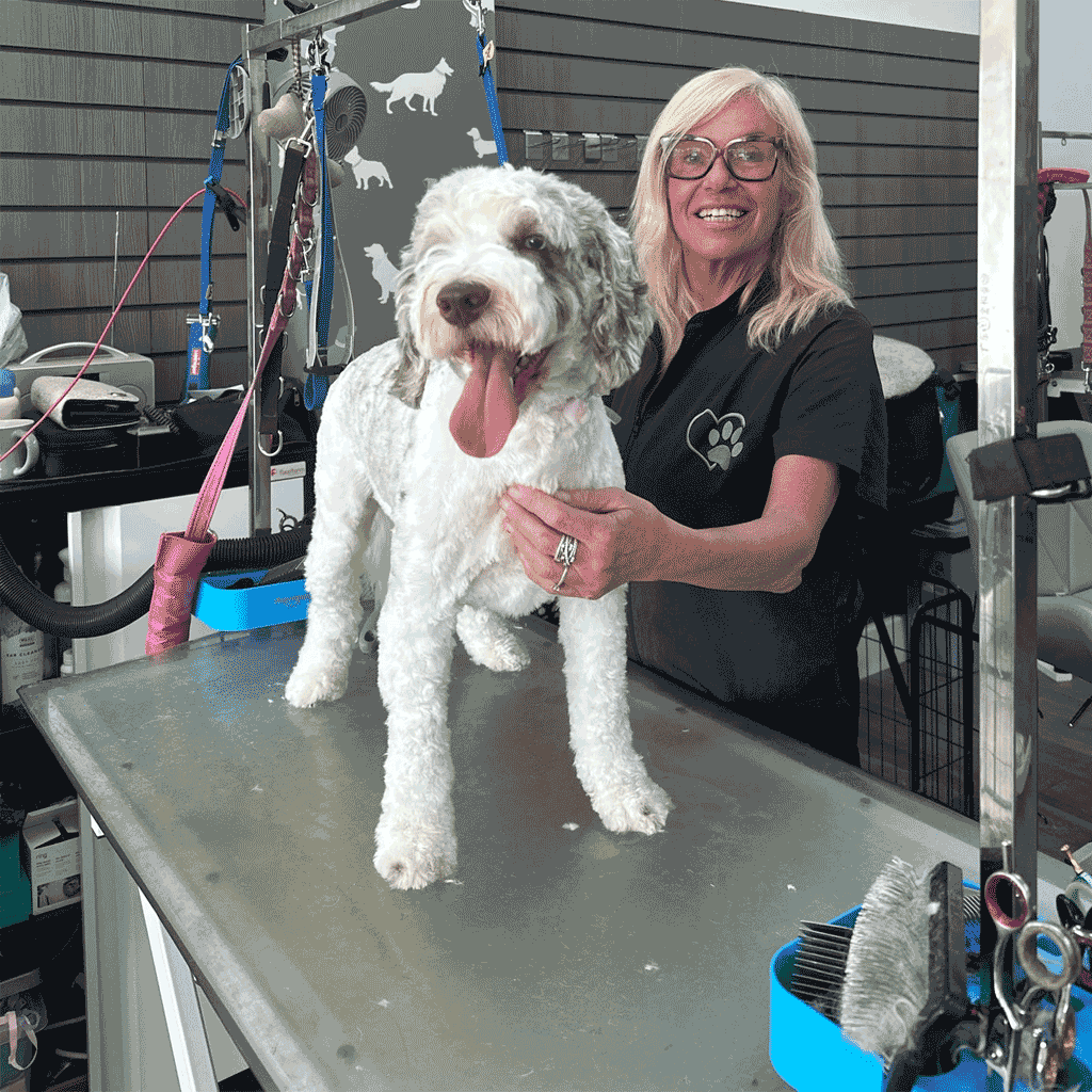 Mel Morgan Sea Dogs Groomer